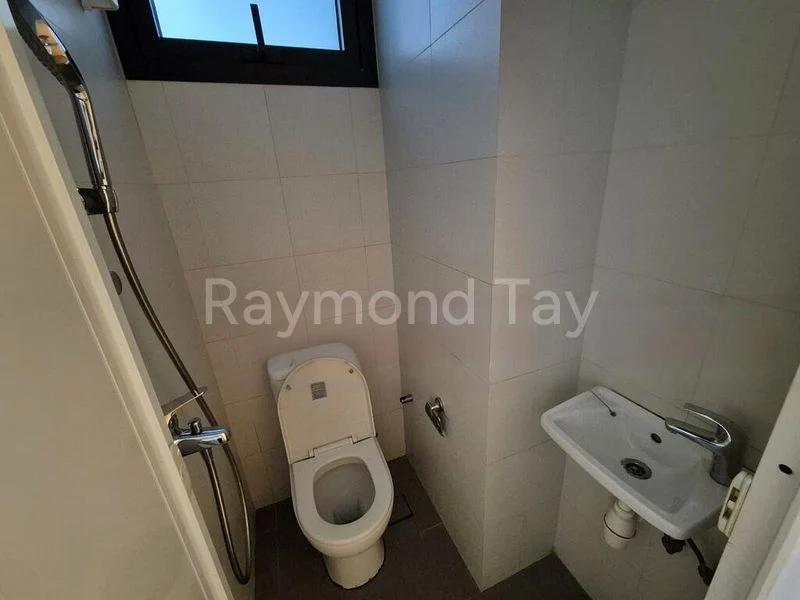 5 Bed Condo for Rent in  Nouvel 18 - Image 5